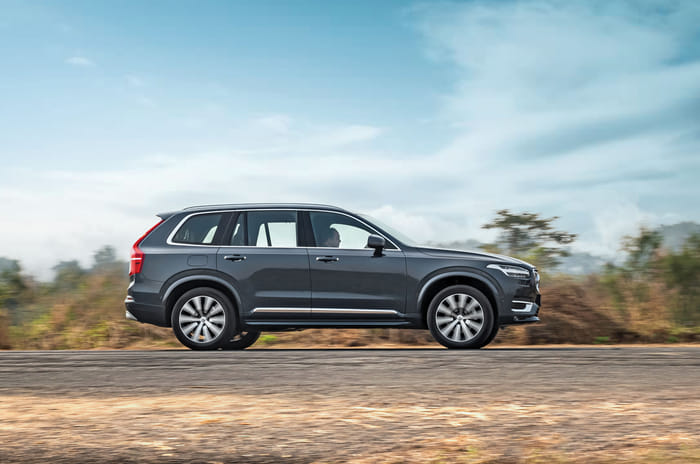 2022 Volvo XC90 B6 review, test drive 
